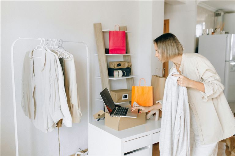 E-Commerce Women's Clothing Store - huge price drop Nov 2025