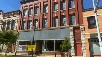 listing-image