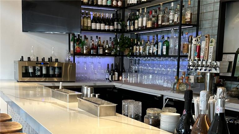 High End full service rest & bar