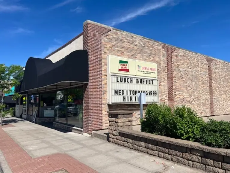 HSC Thriving Pizza Spot w/ Beer & Wine in the Heart of Downtown Anoka!
