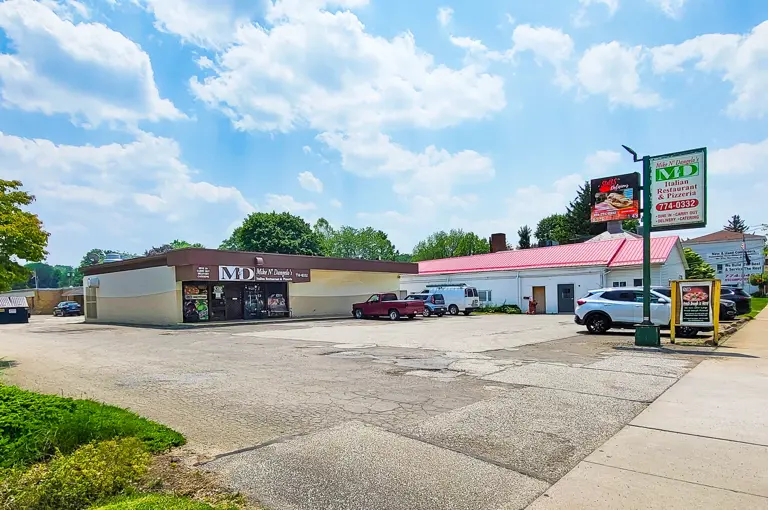 Restaurant & 4-Unit Apartment Complex