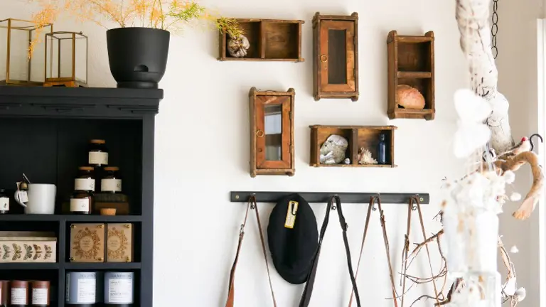 Women and Children Boutique with Art Classes