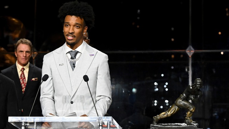 Mobile Custom Clothing Franchise: 70%+ Margins, Absentee Model!