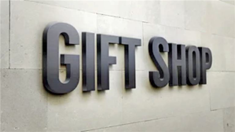 Iconic Gift Shop in Prime Tourist Location – Turnkey & Charming