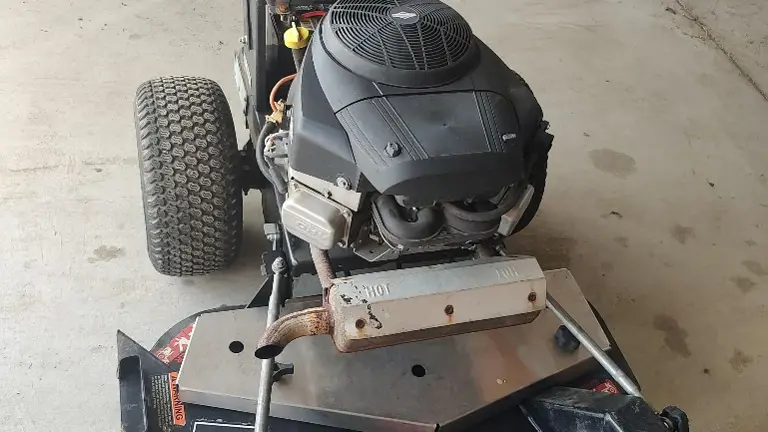 Dixie Chopper Pursuit 36 for narrow gate entrance