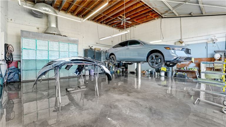 Body Shop with Insurance Contracts and Permit for Spray Booth