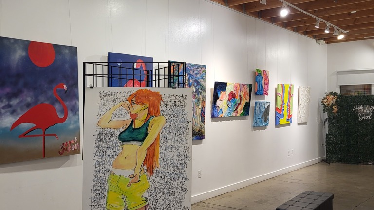 Pop-Up Gallery