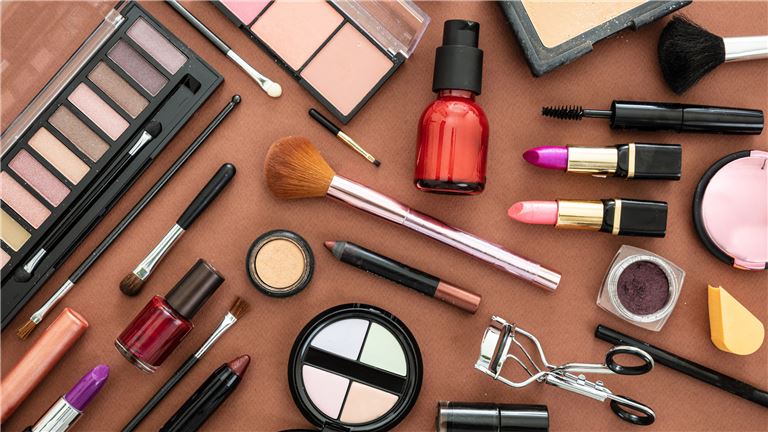 Global, Cash Flowing, Ethical E-Commerce Makeup Brand