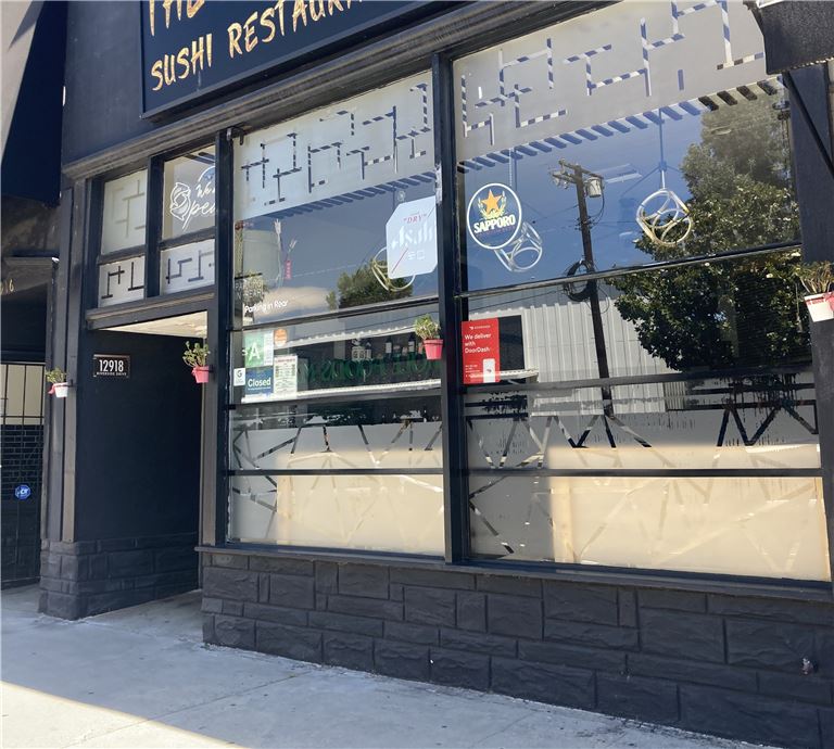 Beautiful & Up-beat Restaurant in Sherman Oaks/Up-beat Town