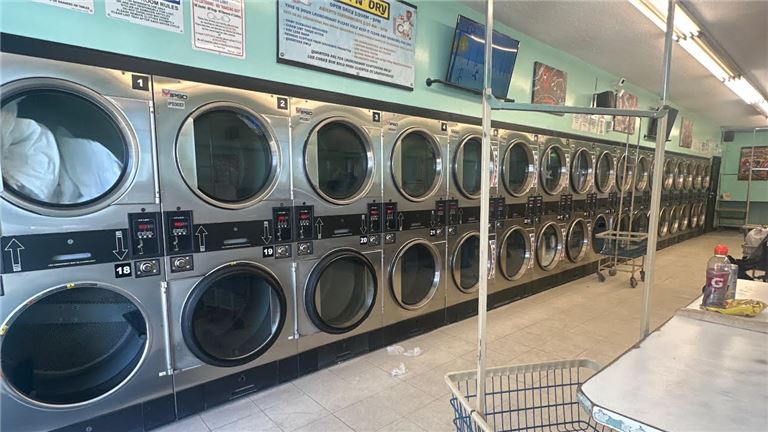 Coin Operated Laundry Main Street In Plaza