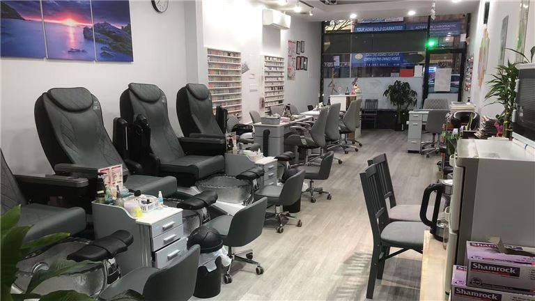 Turn Key High-End Nail Salon [23 Yrs]