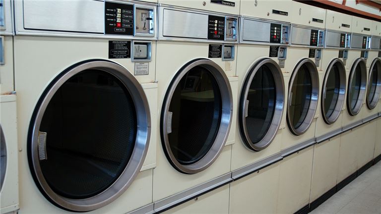 Laundromat And Smoke Shop For Sale PROPERTY INCLUDED