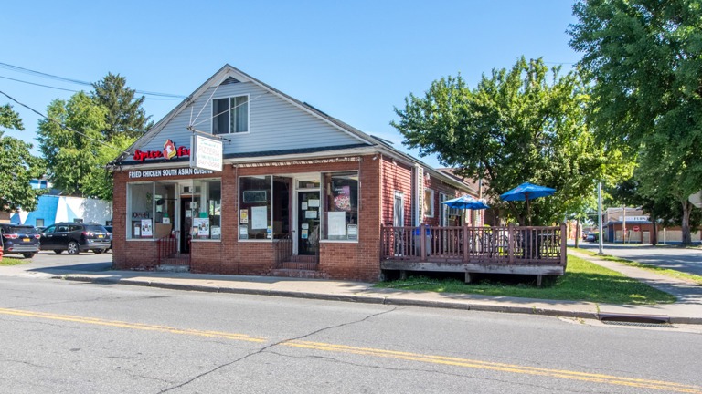 Turn-key pizzeria for sale
