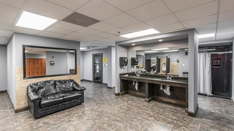 Clean Spacious Locker Room