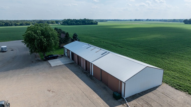 Warehouse with heated shop