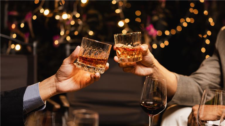 SE Portland-area Bar and Lounge with Lottery and Great Lease