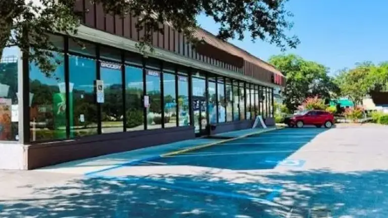 Building with Land for Sale