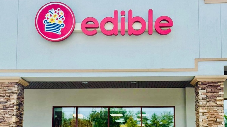 Profitable Edible Arrangements Franchise, Turnkey Business with Growth