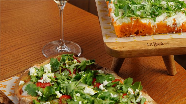 Thriving Downtown Restaurant with Full Liquor License for Sale!