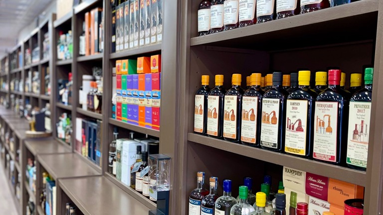 Upscale, High-Margin Liquor Store in Affluent Area