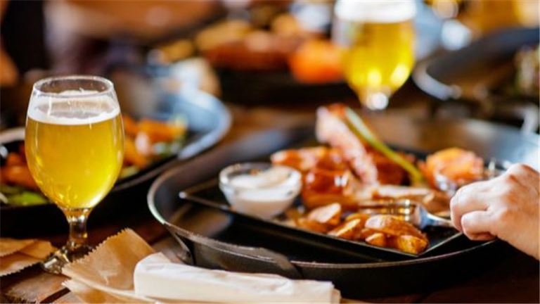 Restaurant & Wine Bar in Central Oregon