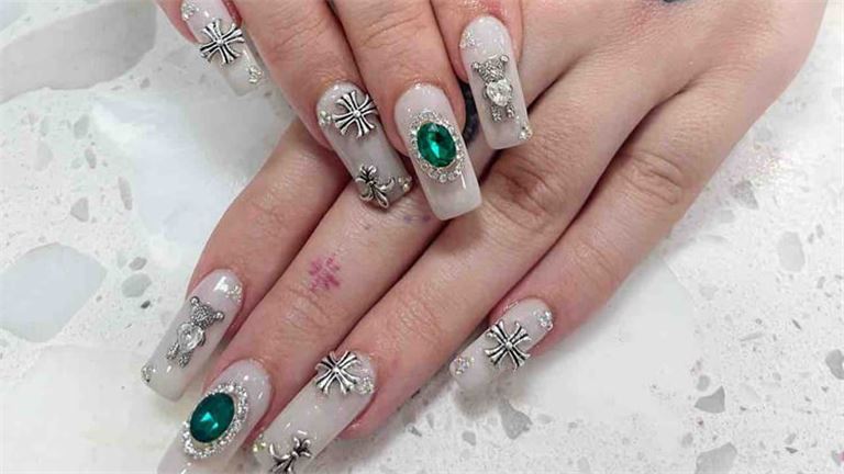 Turnkey High-End Nail Salon [3 Yrs]