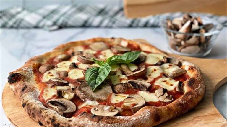 Established Pizzeria Restaurant