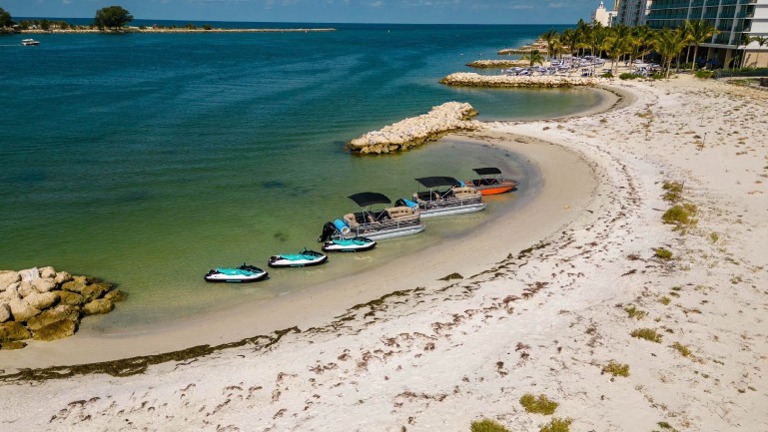 275k Established boat and Jetski rental in Clearwater