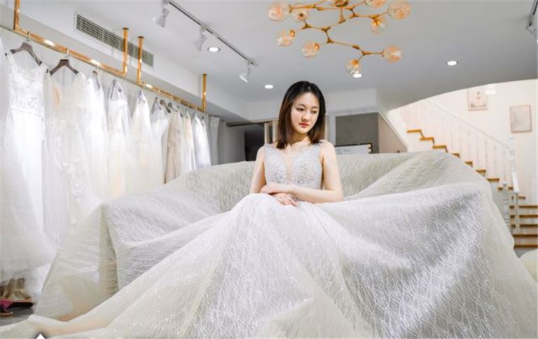 Boutique Bridal Shop: Semi-Absentee, Great Reputation, Quick Exit