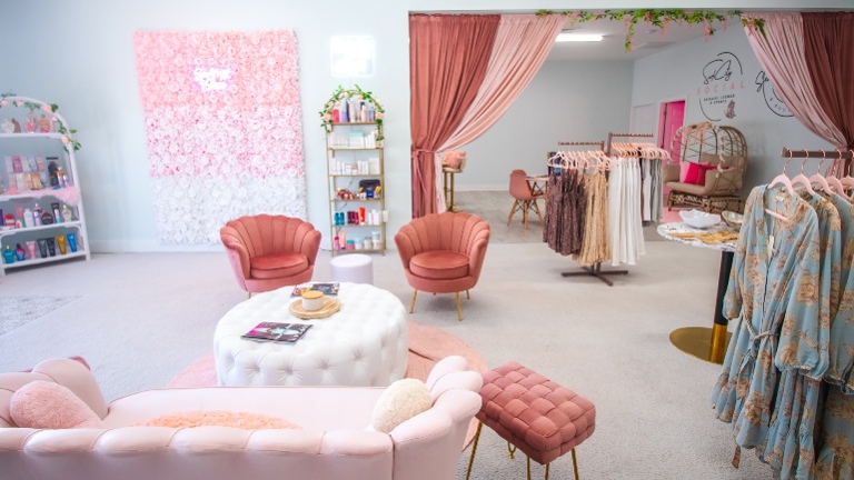 Entryway Between Adjoining Sister-Businesses