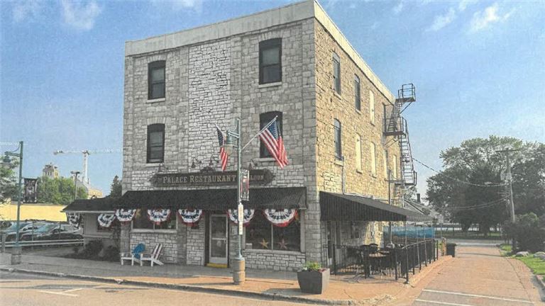 High Traffic Area Restaurant And Bar With Updated Rental Units