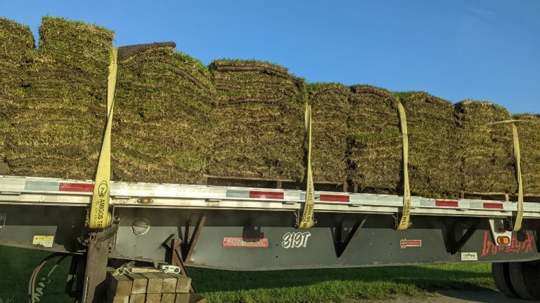 Turnkey sod brokerage – trucks roll without owning equipment