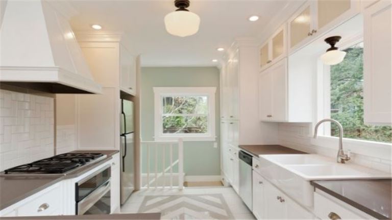 MONEY MAKER - Kitchen & Bath renovations