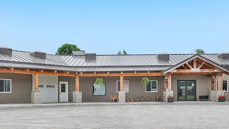 Profitable bakery/bulk food store/deli