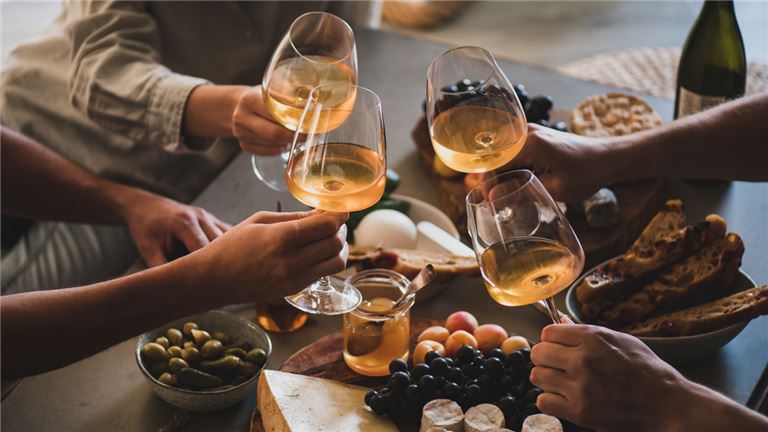 Top Rated Wine Bar Upscale Plaza Great Reviews!