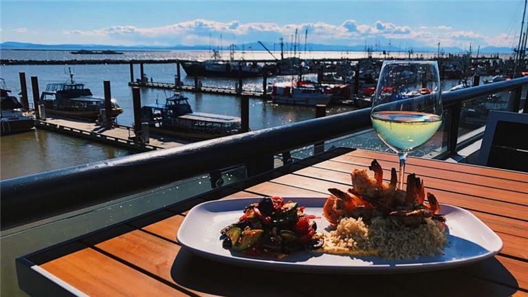 Famous Waterfront Bar & Grill