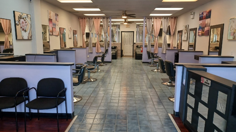 Beautifully Equipped Salon in Prime Austell Location – Move-In Ready!