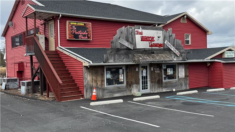 Fully Operational Pizzeria & Lounge – Real Estate, FF&E & Liquor Lic.