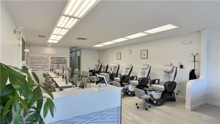 Turnkey Schaumburg Nail Salon – Strong Earnings