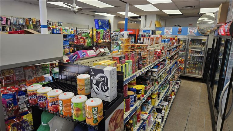 Convenience Store w Screen Keno on Main street !