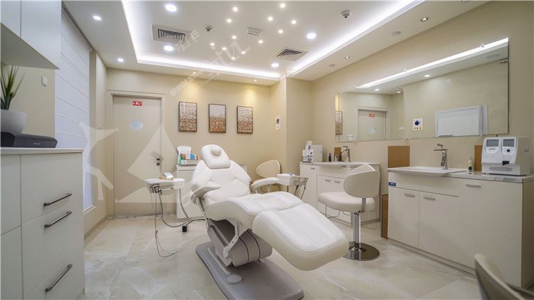 Long-Tenured Dermatology Clinic in Affluent Metro #1962