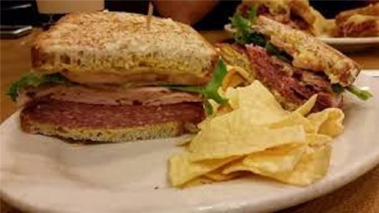 Restaurant/ Bar with Great Cash flow