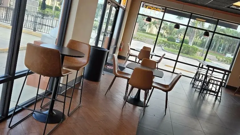 Corner Lot Fully Remodeled Restaurant/Café 