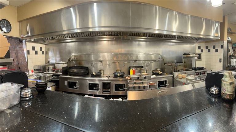 Spacious Restaurant W/ Open Kitchen on El- Camino Real W/type 41