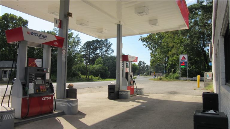 Best Country gas station, C store and Deli, Must see in Juni, VA