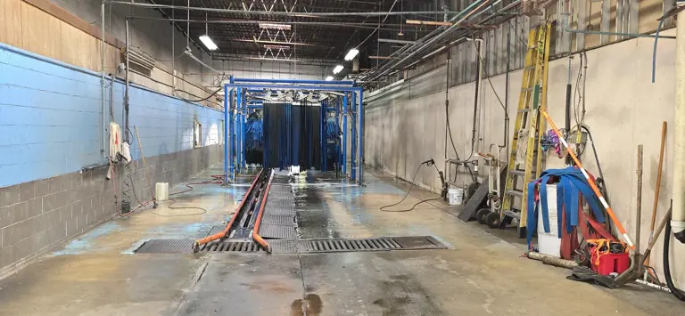 Car wash & closed 6 doors 20000 sf building 2.06 AC lot