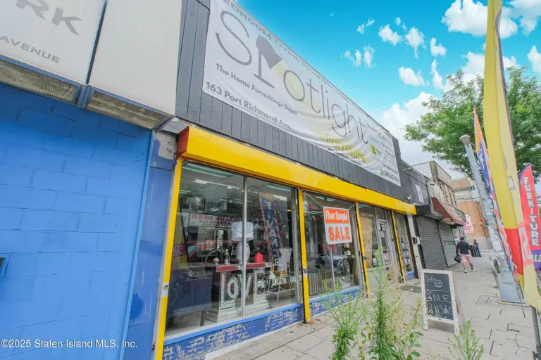 Furniture Store - Fully Operating  with all inventory