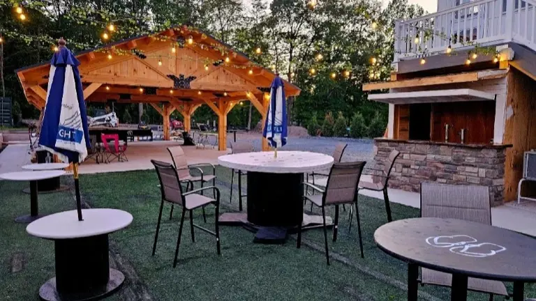 Historic Lake Bar & Restaurant