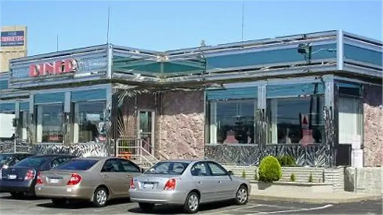 EST 40yrs Suffolk County Diner $70K weekly 5600 Sq Ft Property