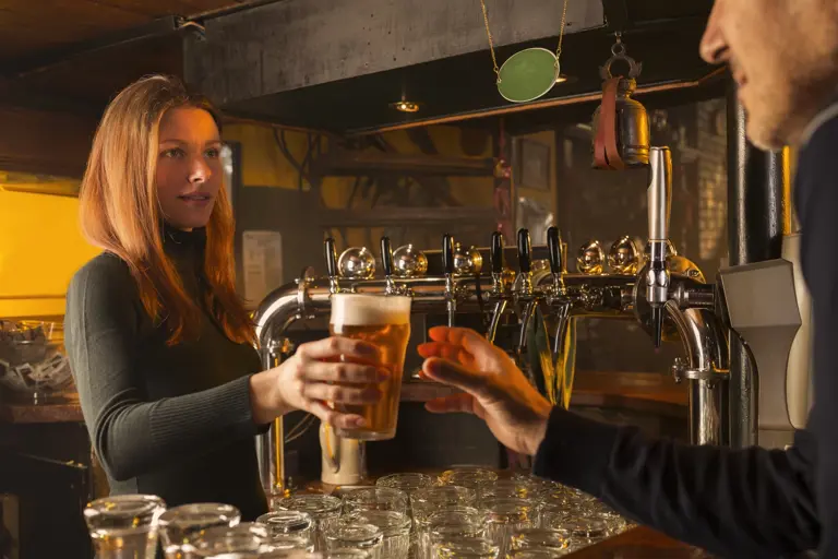 Traditional Pub/Tavern with Live Entertainment